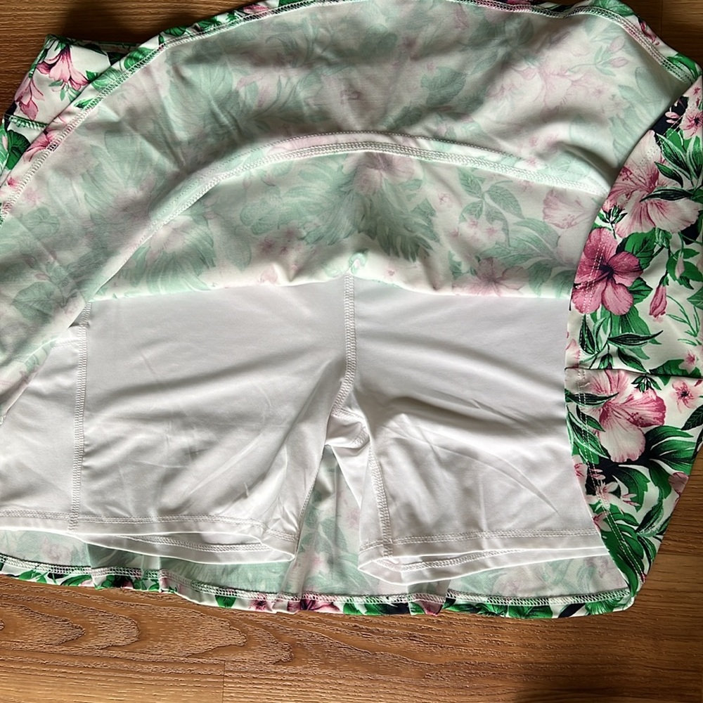 Tommy Bahama White Floral Green Pink Ruffled Golf Skort - Picture 5 of 7